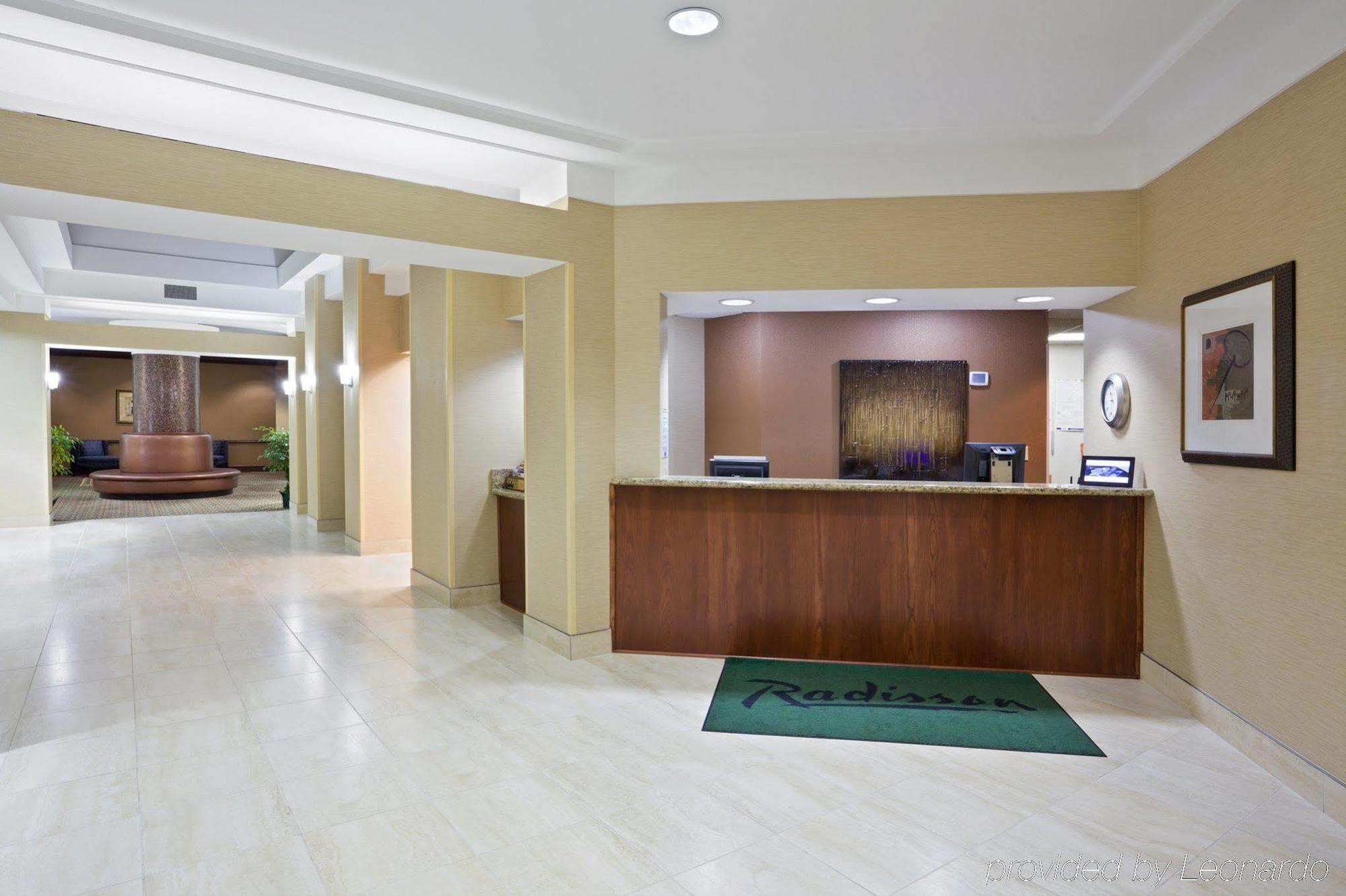 Hotel Rl Cleveland Airport West North Olmsted Interior photo